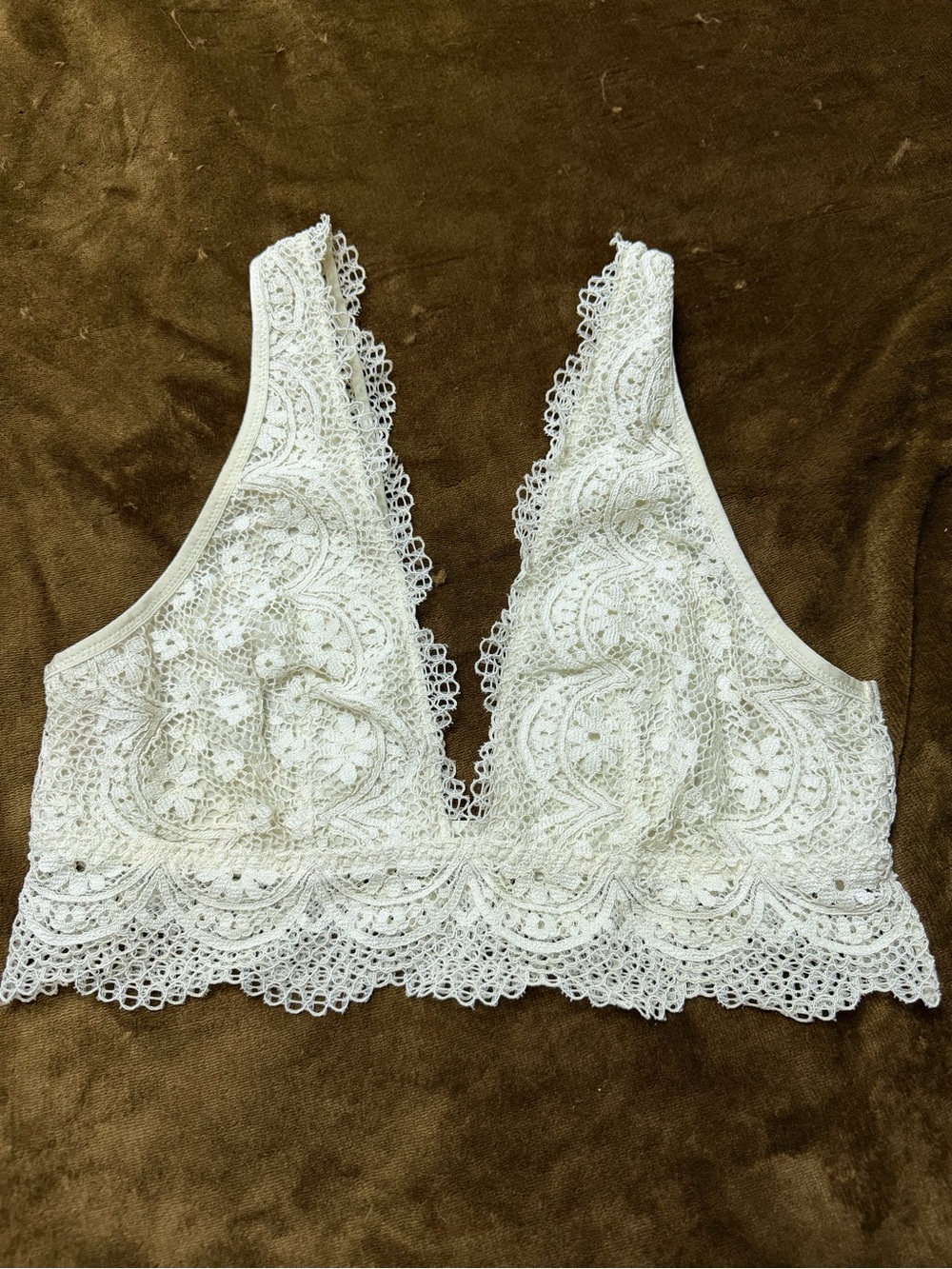 Victoria's Secret White Lace Plunge Bralette medium